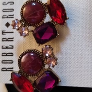 Women's earrings